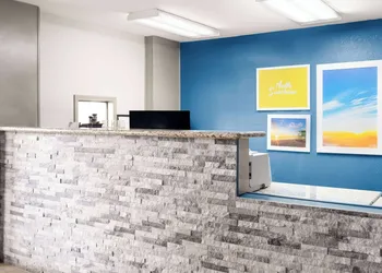 Days Inn by Wyndham Ardmore hotel thumbnail 4