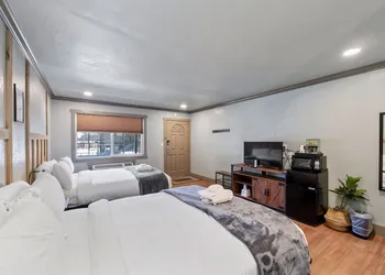 Blue Jay Lodge hotel thumbnail 6