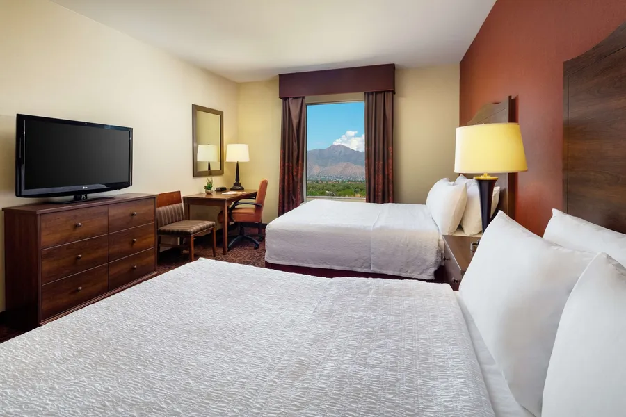 Hampton Inn & Suites Scottsdale at Talking Stick hotel detail image 6