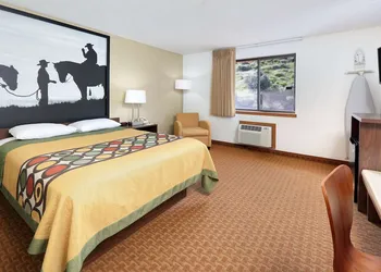Super 8 by Wyndham Cody hotel thumbnail 5