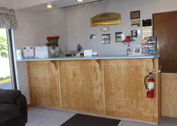 Howard Johnson by Wyndham Roseburg hotel thumbnail 4