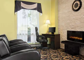 Days Inn by Wyndham Ste. Helene-de-Bagot hotel thumbnail 2