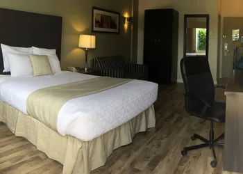 Days Inn by Wyndham Ste. Helene-de-Bagot hotel thumbnail 5