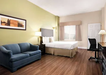 Days Inn by Wyndham Ste. Helene-de-Bagot hotel thumbnail 7