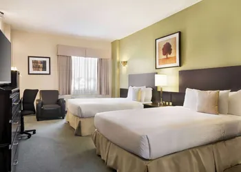 Days Inn by Wyndham Ste. Helene-de-Bagot hotel thumbnail 8