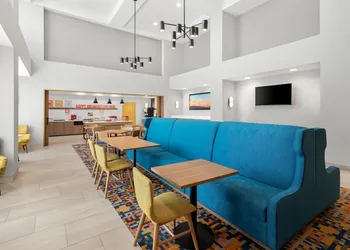 Hampton Inn & Suites New Castle hotel thumbnail 2