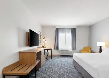 Hampton Inn & Suites New Castle hotel thumbnail 7
