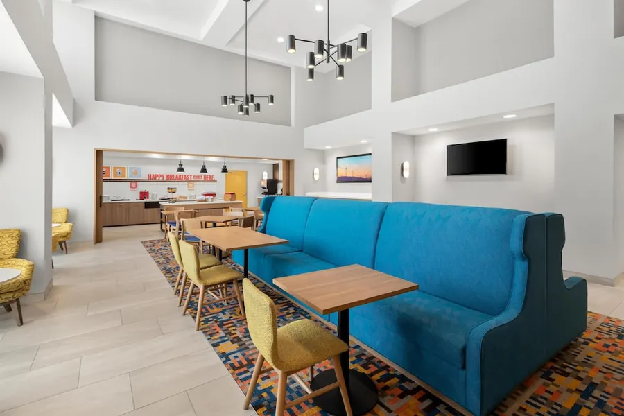Hampton Inn & Suites New Castle hotel detail image 2
