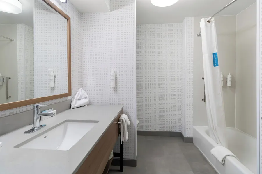 Hampton Inn & Suites New Castle hotel detail image 6