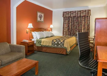 Super 8 by Wyndham Brookshire TX hotel thumbnail 5