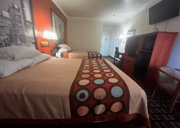 Super 8 by Wyndham Brookshire TX hotel thumbnail 6