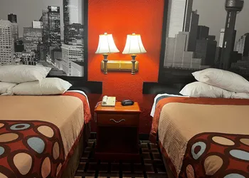 Super 8 by Wyndham Brookshire TX hotel thumbnail 8