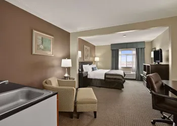 Wingate by Wyndham Pueblo hotel thumbnail 4