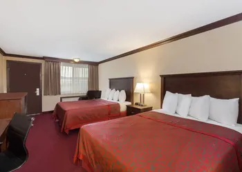 Days Inn by Wyndham Auburn hotel thumbnail 6