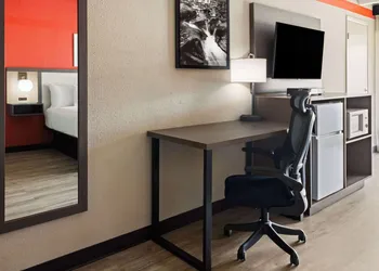Ramada by Wyndham Parsippany hotel thumbnail 7