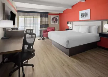 Ramada by Wyndham Parsippany hotel thumbnail 8