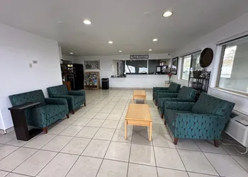 Desert Sands Inn & Suites hotel thumbnail 3