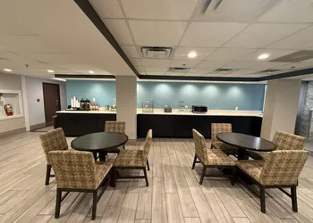 Quality Inn & Suites Detroit Metro Airport hotel thumbnail 2