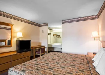 Rodeway Inn Expo Center hotel thumbnail 6