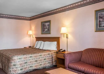 Rodeway Inn Expo Center hotel thumbnail 8