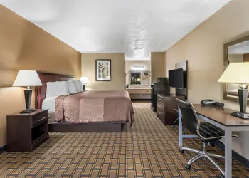 SureStay Hotel by Best Western Summersville hotel thumbnail 4