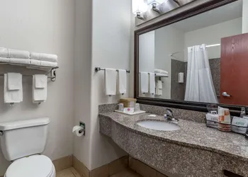 Clarion Pointe Sulphur - Lake Charles hotel thumbnail 8