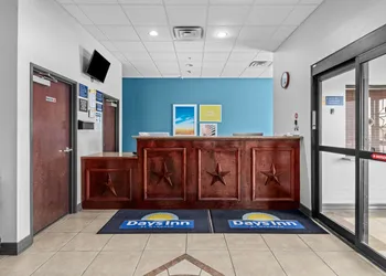 Days Inn by Wyndham Salado hotel thumbnail 4
