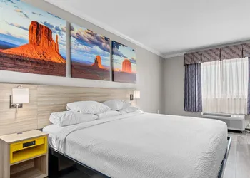 Days Inn by Wyndham Salado hotel thumbnail 8