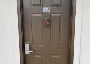 Garden Inn & Suites hotel thumbnail 6