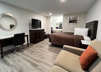 Garden Inn & Suites hotel thumbnail 8