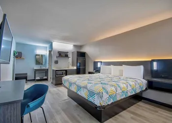 Studio 6 Rosenberg, TX hotel thumbnail 7