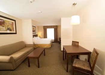 Holiday Inn Express & Suites Slave Lake by IHG hotel thumbnail 3