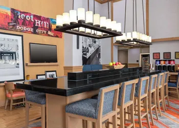 Hampton Inn & Suites by Hilton Dodge City hotel thumbnail 2