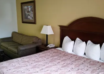 Rodeway Inn Cedar Rapids Westdale hotel thumbnail 7