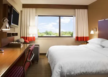 Four Points by Sheraton Moncton hotel thumbnail 3