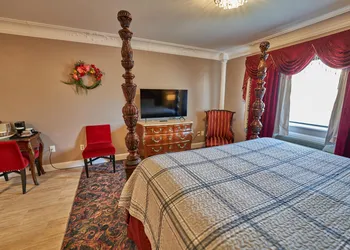 Hyannis Plaza Hotel hotel thumbnail 8