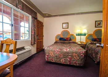 Economy Inn hotel thumbnail 7