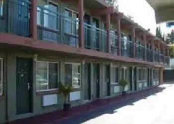 Sequoia Inn hotel thumbnail 6