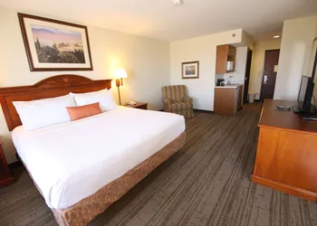 Crown Pointe Lodge, BW Signature Collection hotel thumbnail 7