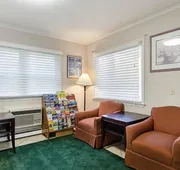 Econo Lodge Sturbridge Route 20 hotel detail image 4