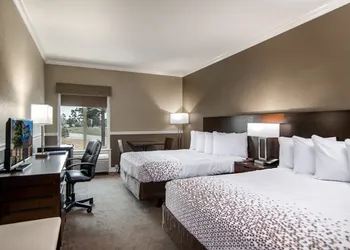 HillSide Inn hotel thumbnail 7