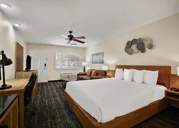 La Fuente Inn & Suites hotel thumbnail 7