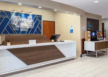Holiday Inn Express Vancouver North - Salmon Creek by IHG hotel thumbnail 2