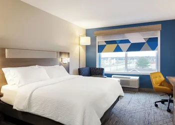 Holiday Inn Express Vancouver North - Salmon Creek by IHG hotel thumbnail 8