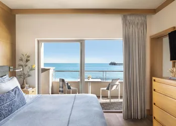 Malibu Beach Inn hotel thumbnail 4