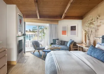 Malibu Beach Inn hotel thumbnail 6