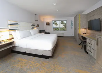 Doubletree by Hilton Campbell - Pruneyard Plaza hotel thumbnail 5