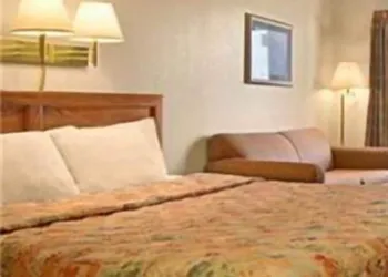 Days Inn by Wyndham Apple Valley Pigeon Forge/Sevierville hotel thumbnail 3