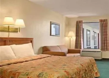 Days Inn by Wyndham Apple Valley Pigeon Forge/Sevierville hotel thumbnail 4