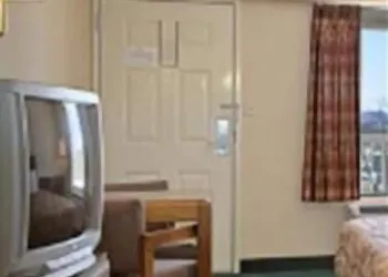 Days Inn by Wyndham Apple Valley Pigeon Forge/Sevierville hotel thumbnail 6